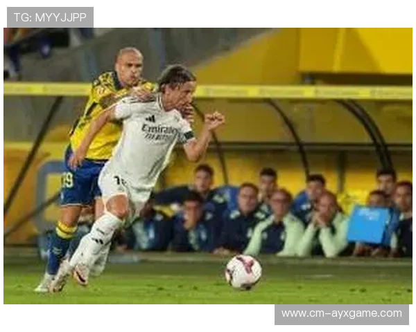 维尼修斯高速切入创造第二落点机会,皇马边线发挥完美